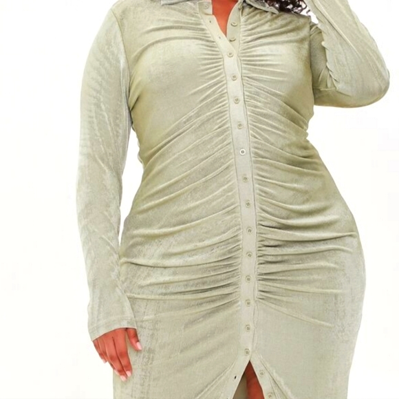 Forever 21 Plus Size Ruched Shirt Dress - Picture 1 of 4